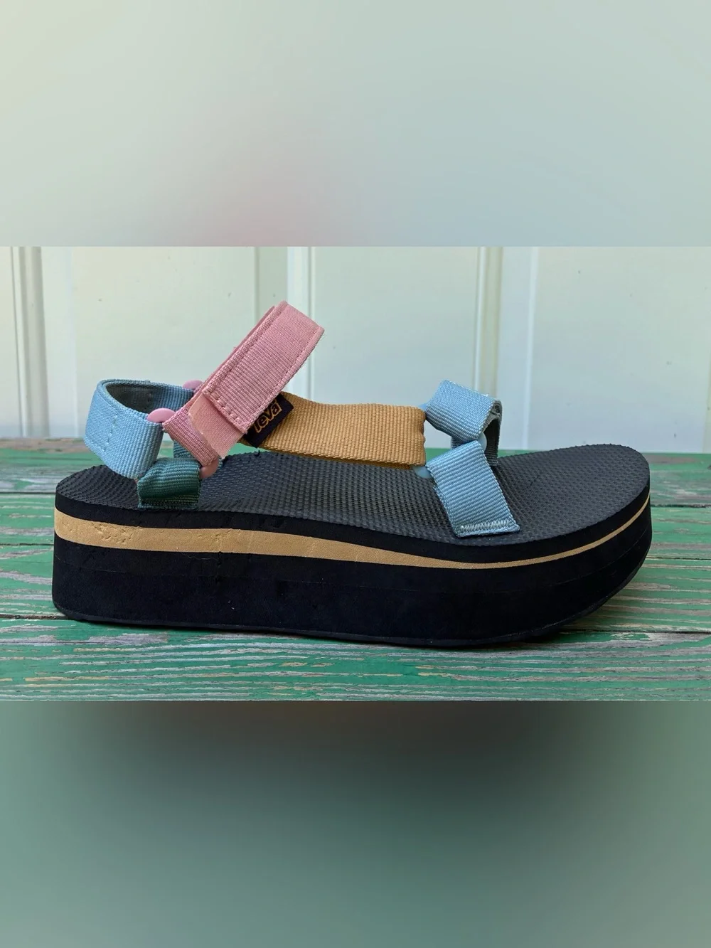 TEVA Womens Flatform Universal Light Multi Sandals Sz 7 Retro Shoes